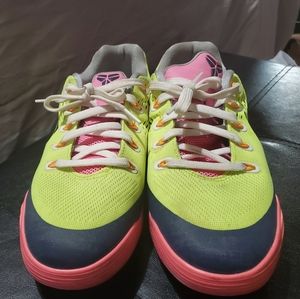 Nike Kobe Bryant's multi colored sz7